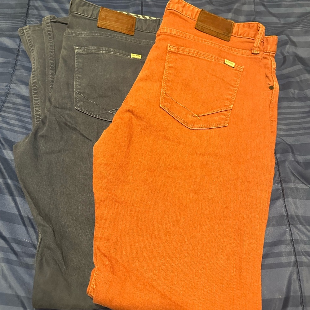 2 Pair Bundle - VANS off The Wall pre-owned 34 x 32 Blue and Red Colored Jeans
